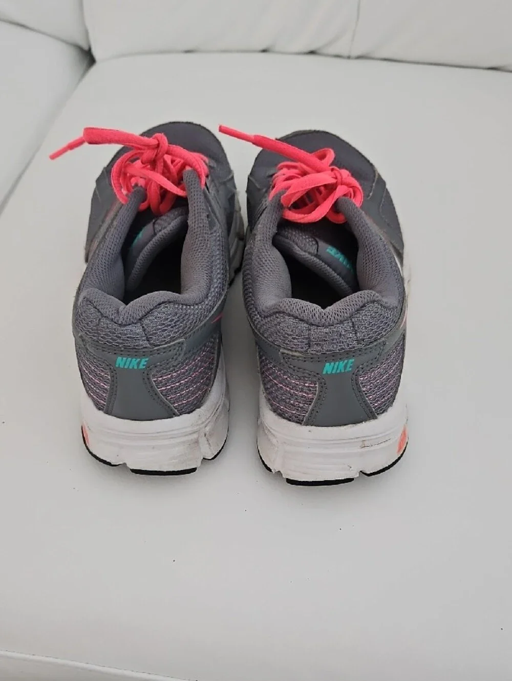 Nike Dart 10 Women's Gray Running Shoes with Pink Laces